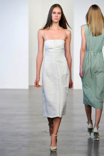 Look 17
